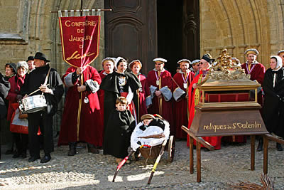 Ranskan Roquemauressa juhlistetaan ystävänpäivää tuomalla ulos Pyhän Valentinuksen jäännöksinä pidetyt reliikit.